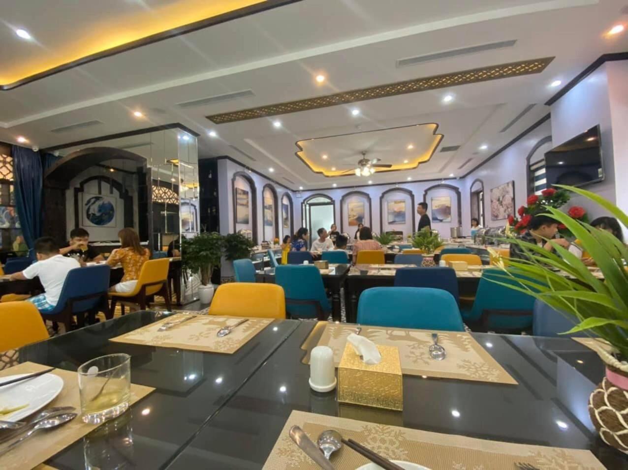 Paris Boutique Hotel Ha Long Buitenkant foto